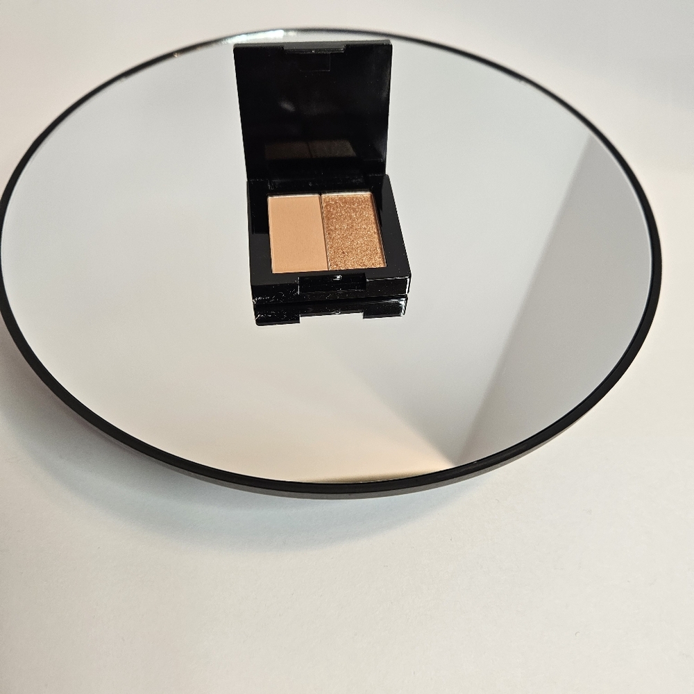 Shan dual eyeshadow in Miami and Hexed